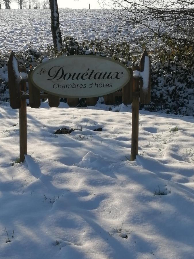 Le Douétaux chambres d'hotes La Baussaine Extérieur photo