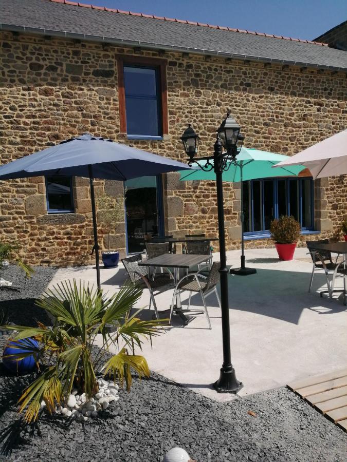 Le Douétaux chambres d'hotes La Baussaine Extérieur photo