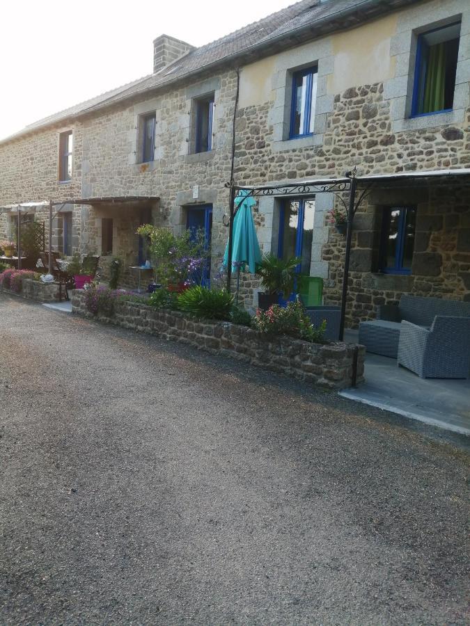 Le Douétaux chambres d'hotes La Baussaine Extérieur photo