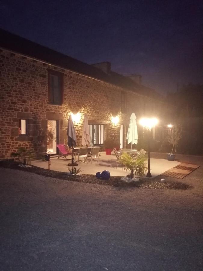 Le Douétaux chambres d'hotes La Baussaine Extérieur photo