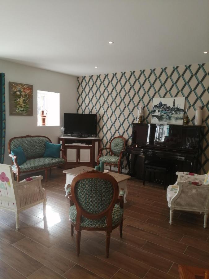 Le Douétaux chambres d'hotes La Baussaine Extérieur photo