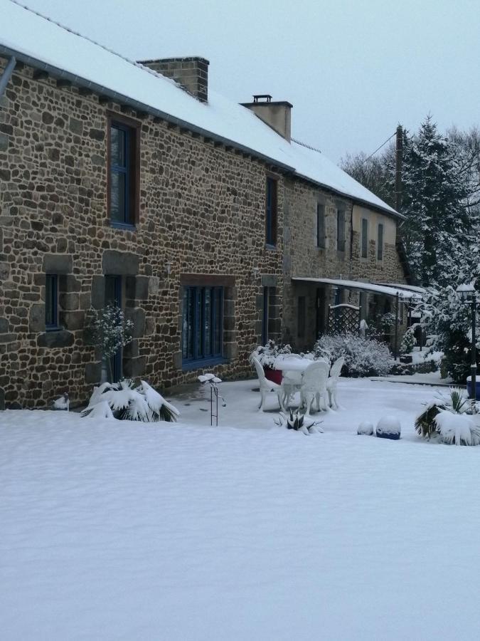 Le Douétaux chambres d'hotes La Baussaine Extérieur photo